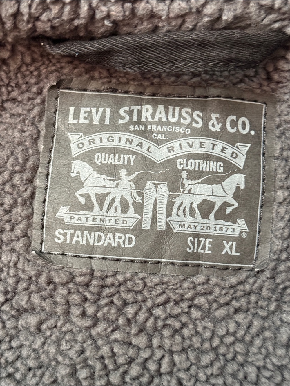 Levi's Black Denim Sherpa Jacket with Gray Lining - Picture 8 of 10